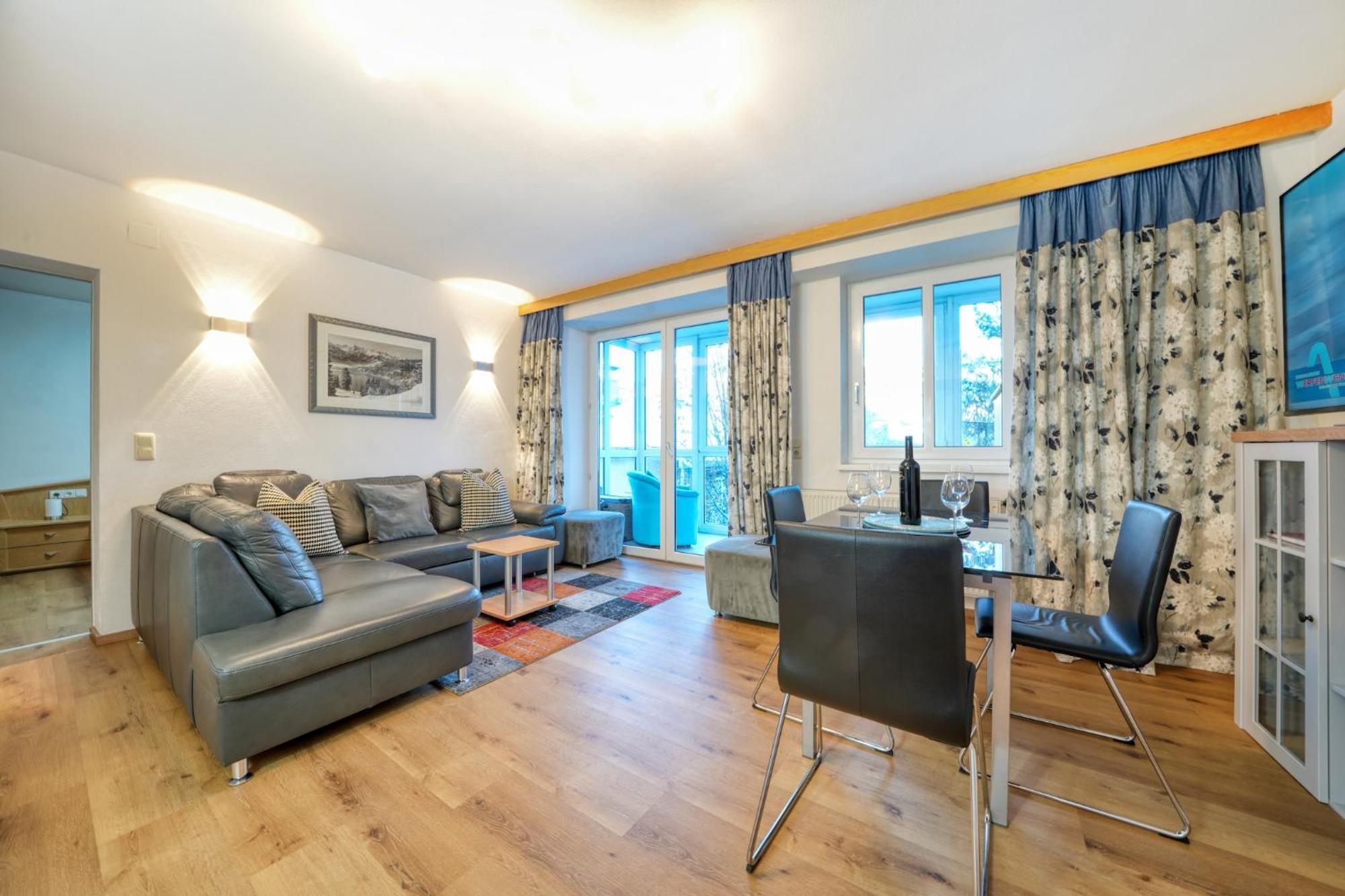 Apartment Tini - By Alpen Apartments Zell am See Bagian luar foto